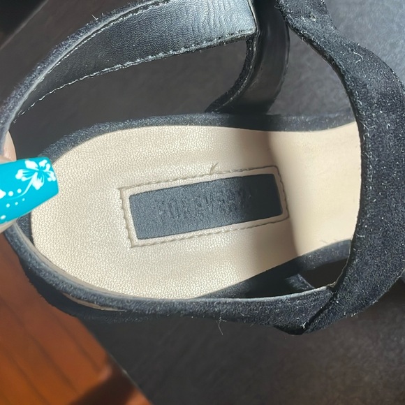 Forever 21 Black Platform Heels - Picture 5 of 5
